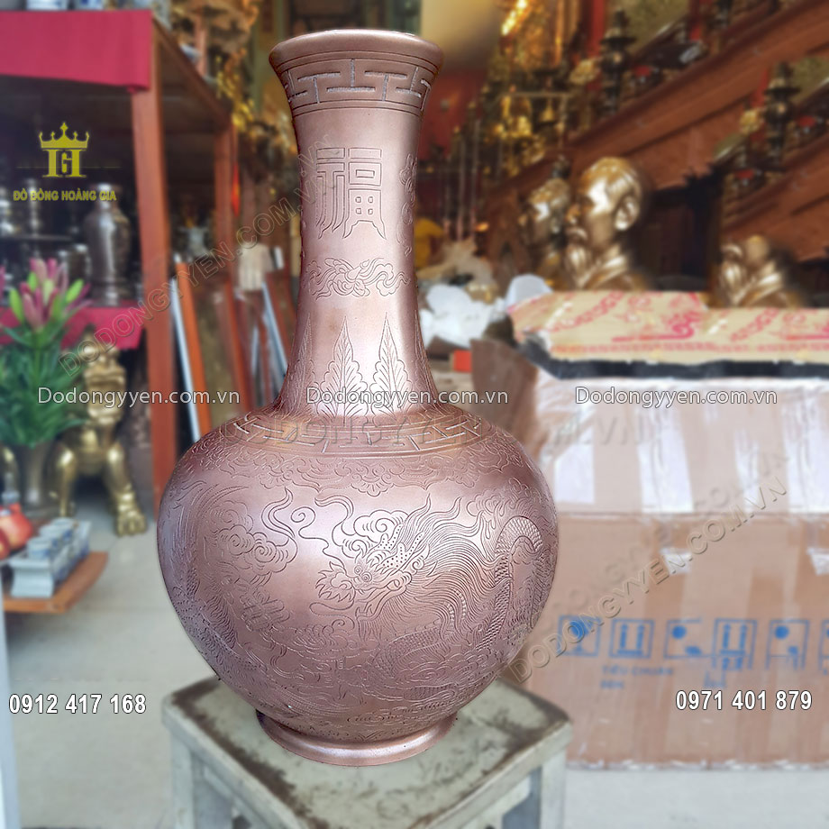 Mẫu lọ hoa bằng đồng đỏ kiểu d&aacute;ng củ tỏi độc đ&aacute;o